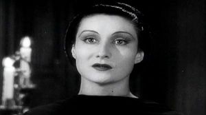 draculas-daughter_look-at-me