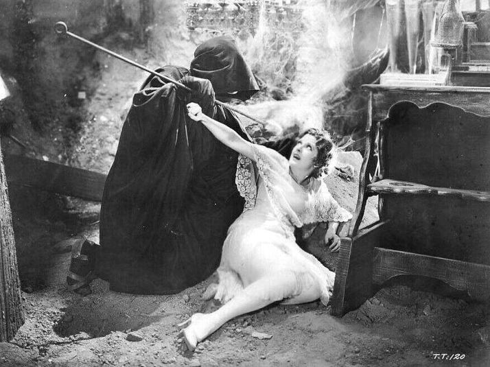 halloween_terror_photo_ebay_poker