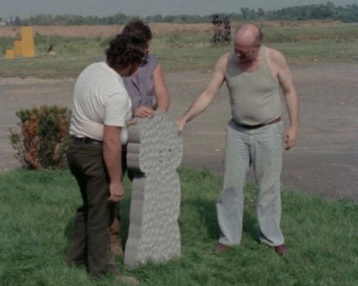 oldenburg-claes_kienholz-tombstone_film-screenshot_b